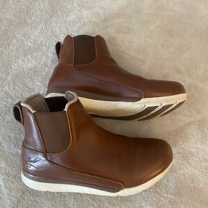 Kuru Woman’s Brown Leather Slip-On Chelsea boots. Size 10